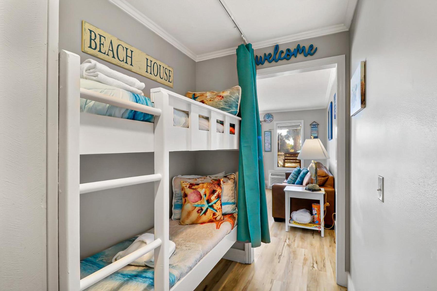 Ocean Dunes Villas #111, Beach Condo In Coligny Beach, 43 S Forest Beach Dr, Hilton Head Sc, Oceanfront Condo, Heated Pool, By Vacation Rental Hhi Hilton Head Island Εξωτερικό φωτογραφία
