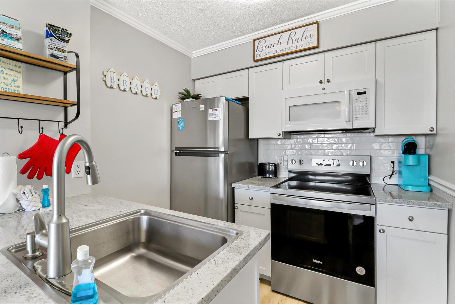 Ocean Dunes Villas #111, Beach Condo In Coligny Beach, 43 S Forest Beach Dr, Hilton Head Sc, Oceanfront Condo, Heated Pool, By Vacation Rental Hhi Hilton Head Island Εξωτερικό φωτογραφία