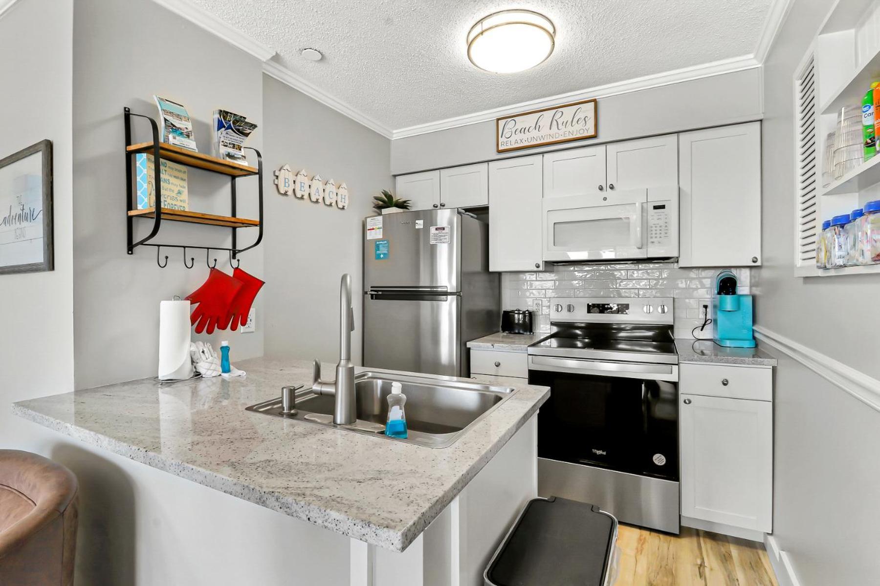 Ocean Dunes Villas #111, Beach Condo In Coligny Beach, 43 S Forest Beach Dr, Hilton Head Sc, Oceanfront Condo, Heated Pool, By Vacation Rental Hhi Hilton Head Island Εξωτερικό φωτογραφία